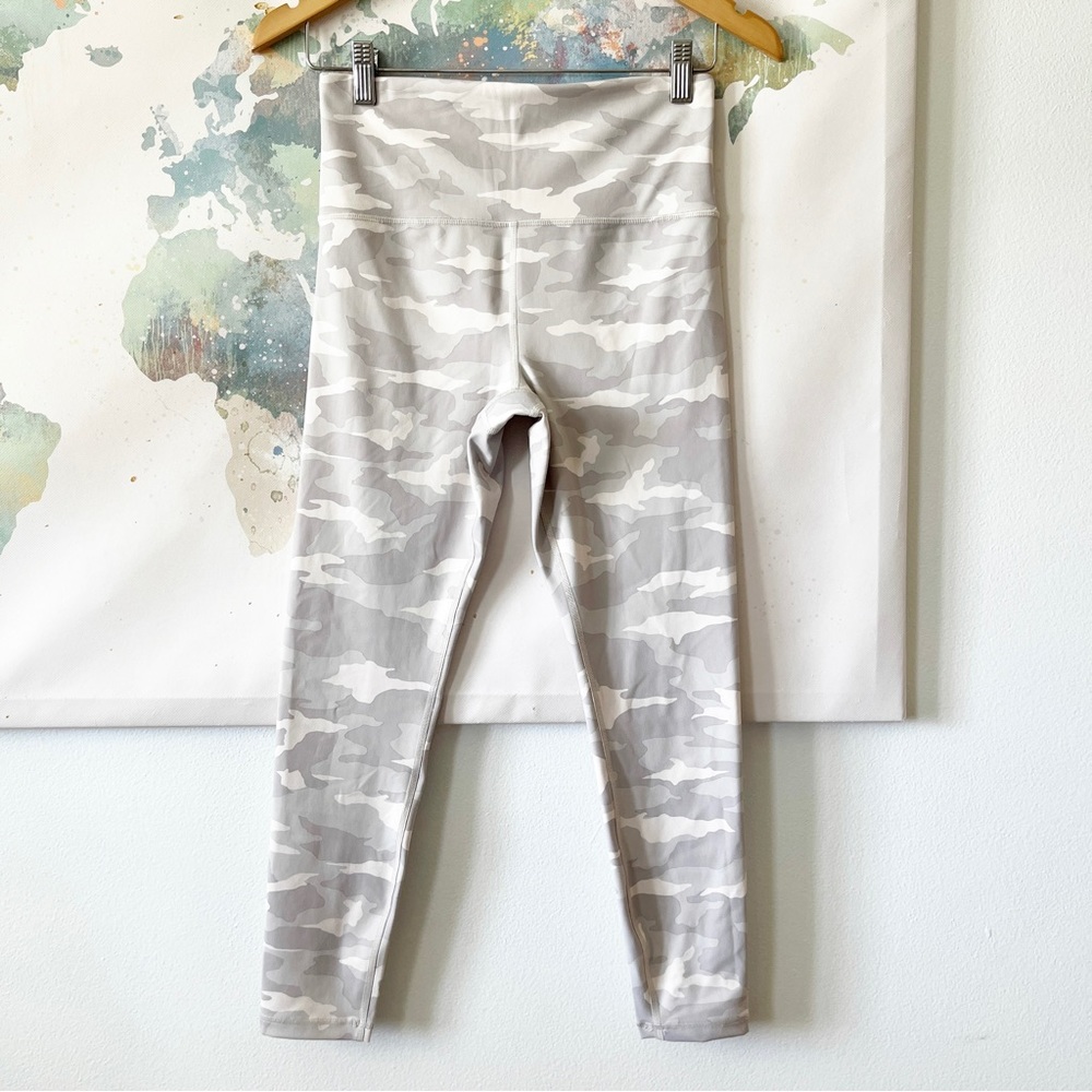 Athleta Leggings Elation 7/8 Tight Beige Taupe Camo Compression‎ Size Small
